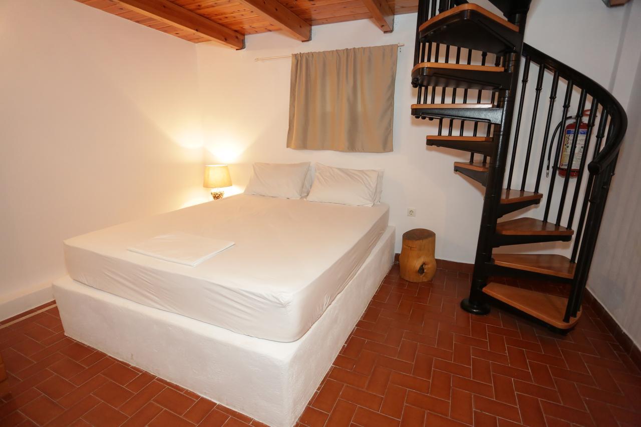 Artemis Suites Romanos  Exterior foto