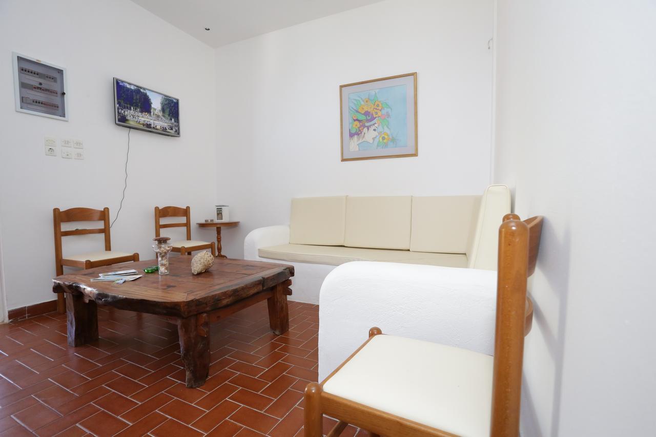 Artemis Suites Romanos  Exterior foto