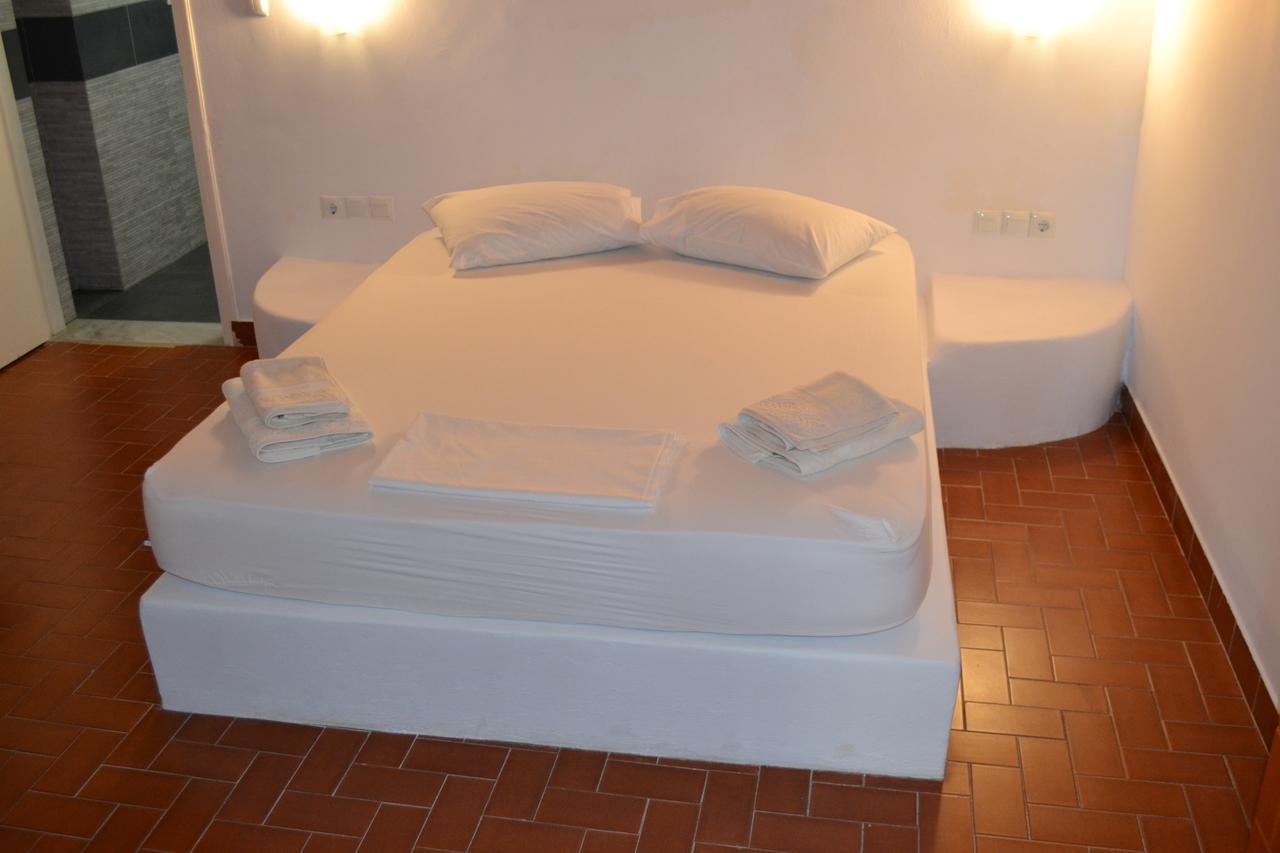 Artemis Suites Romanos  Exterior foto